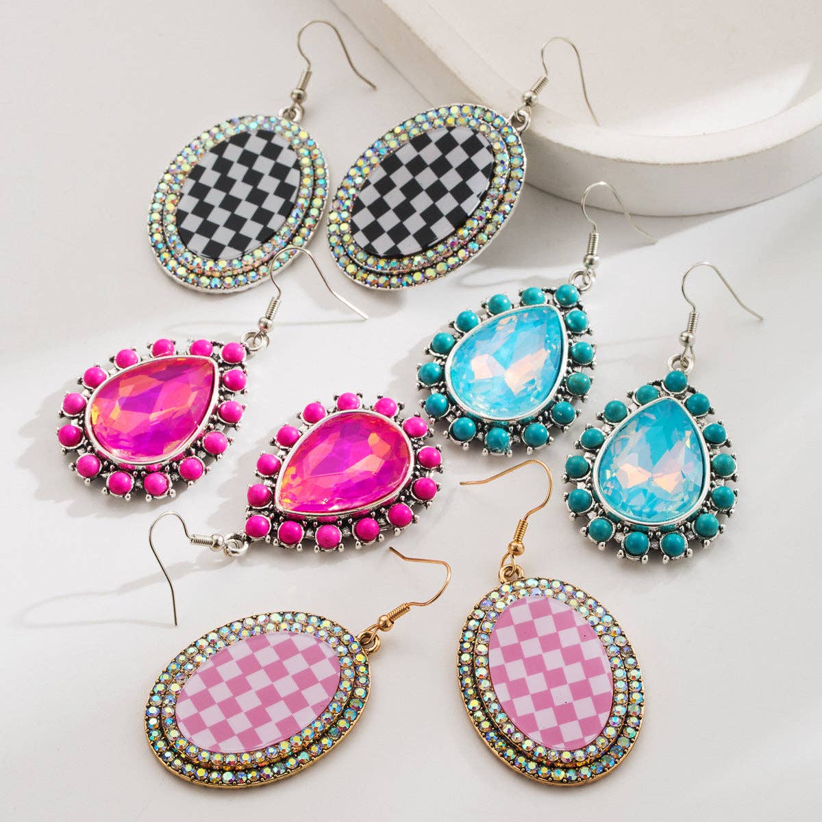 Geometric Drip-Shaped Earrings with Turquoise Gemstone: Classic Black Check