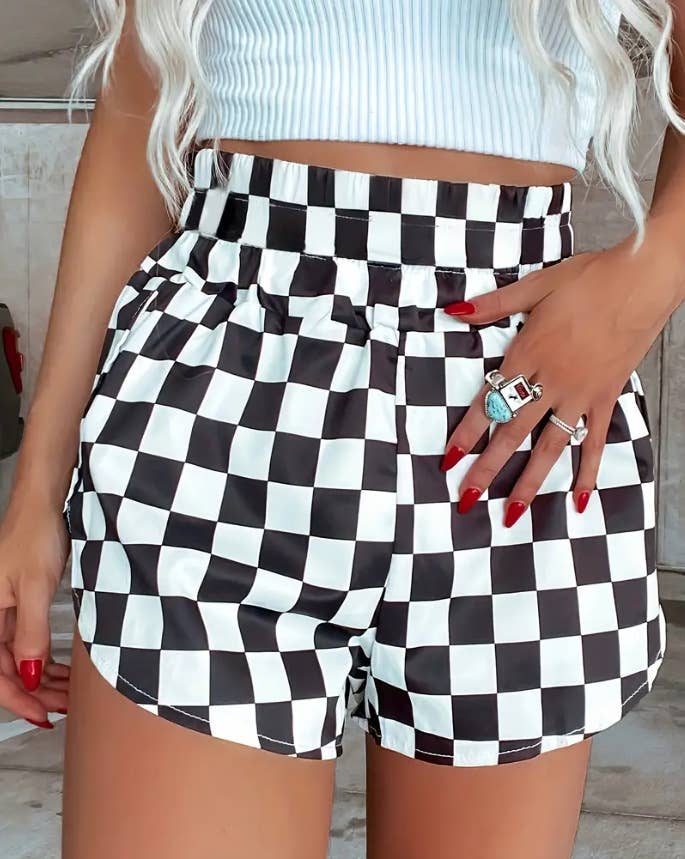 Classic checkered high rise waistband shorts: Black / XL